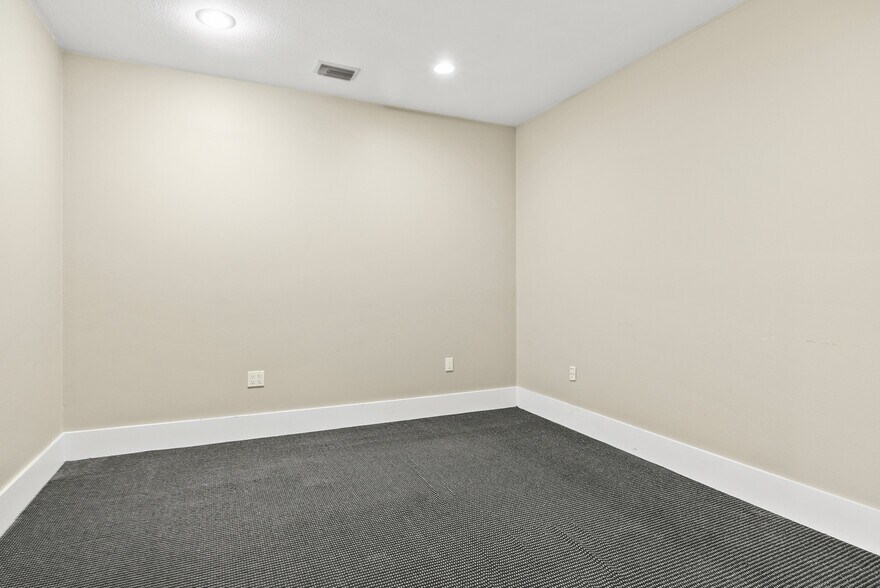 More Photos Of 800 Jackson St, Richmond Office Residential For Sale