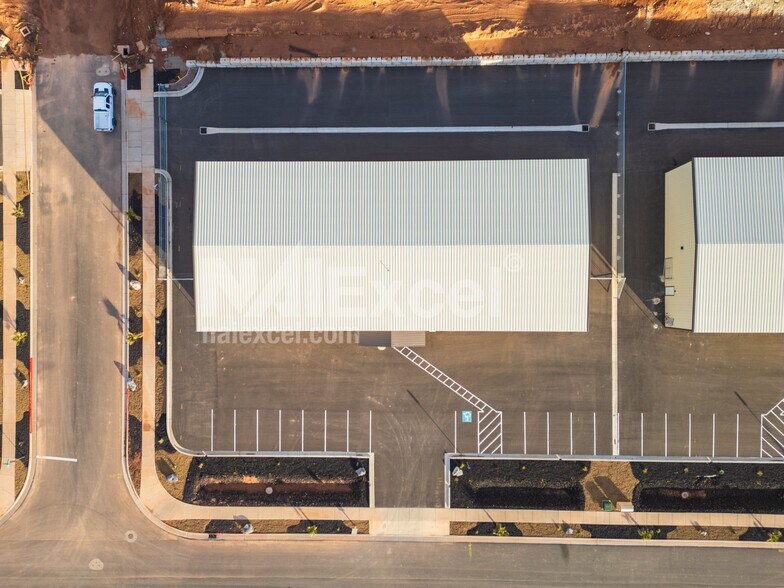 More Photos Of 1129 Regional Pk rd, Hurricane Warehouse For Lease