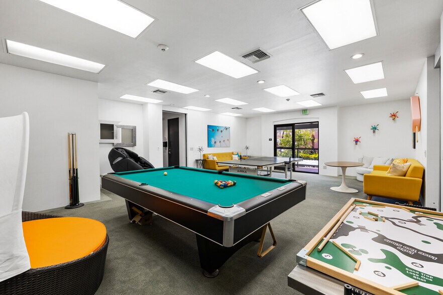 More Photos Of 74399 Hwy 111, Palm Desert Office For Sale