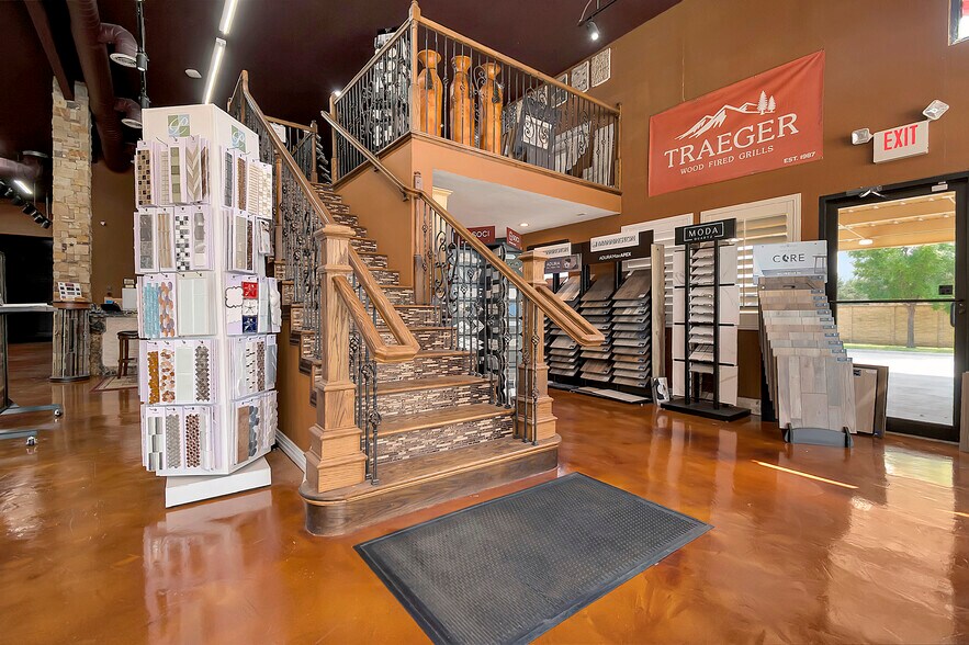 More Photos Of 7716 Davis Blvd, North Richland Hills Storefront For Lease