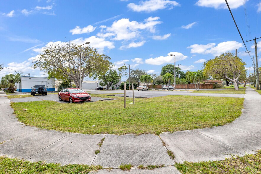 More Photos Of 5912 Tyler Street, Hollywood Land For Sale