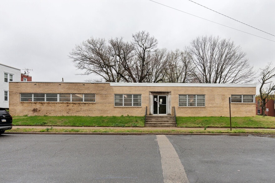 Primary Photo Of 1453 Edgmont Ave, Chester Office For Sale