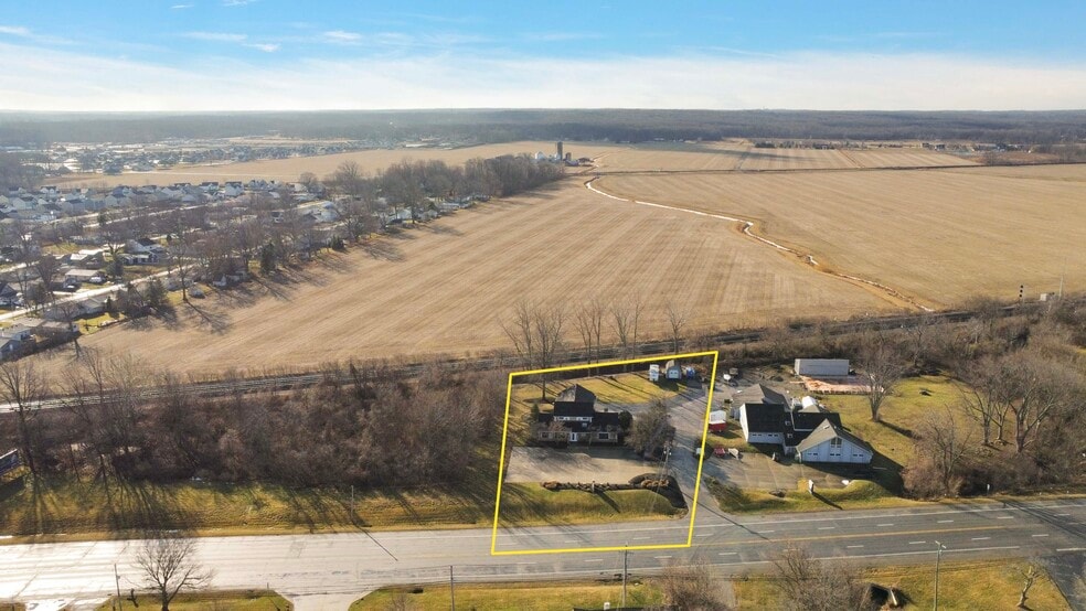 More Photos Of 14006 W Lake Rd, Vermilion Freestanding For Sale