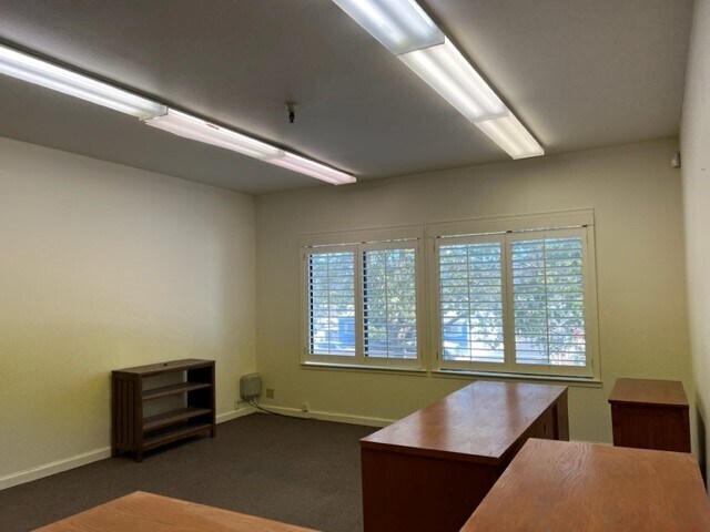 More Photos Of 3053-3073 Jefferson St, Napa Storefront Retail Office For Lease