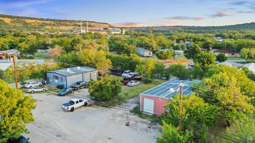 More Photos Of 2105 NE 2nd St, Mineral Wells Warehouse For Sale