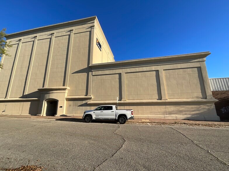 Primary Photo Of 206 W Troy St, Dothan Telecom Hotel Data Hosting For Sale