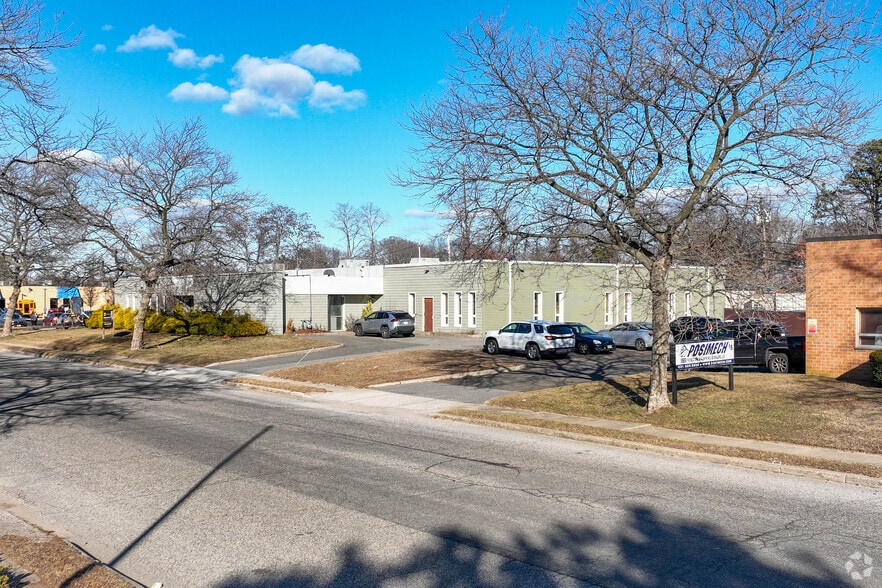 More Photos Of 7 Industrial Blvd, Medford Warehouse For Sale