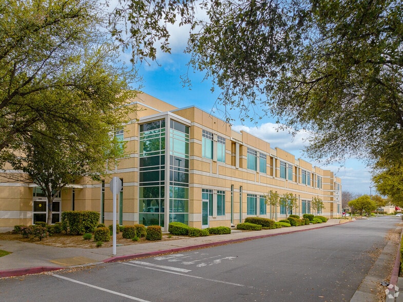More Photos Of 500 Old River Rd, Bakersfield Medical For Lease