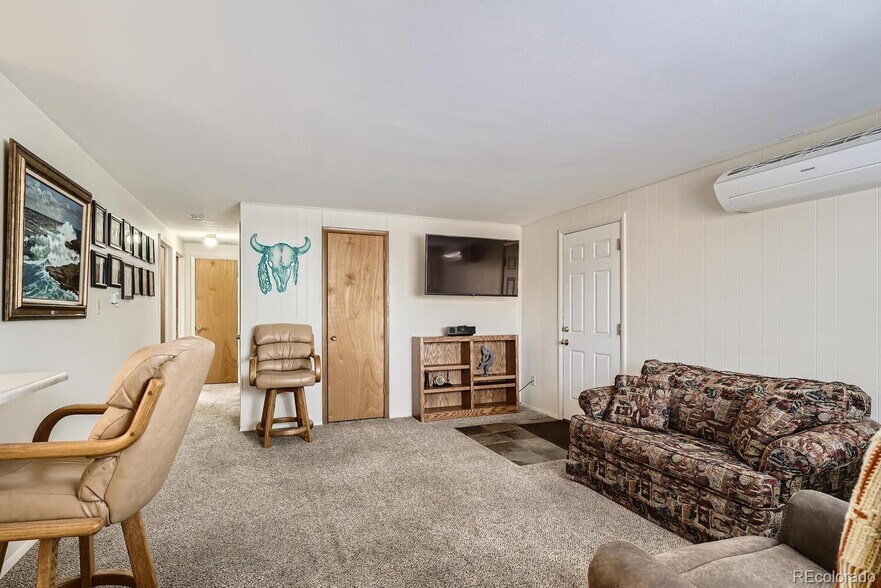 More Photos Of 512 Maple St, Golden Apartments For Sale