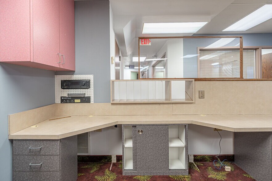 More Photos Of 1080 Caroline Dr, Washington Office For Sale