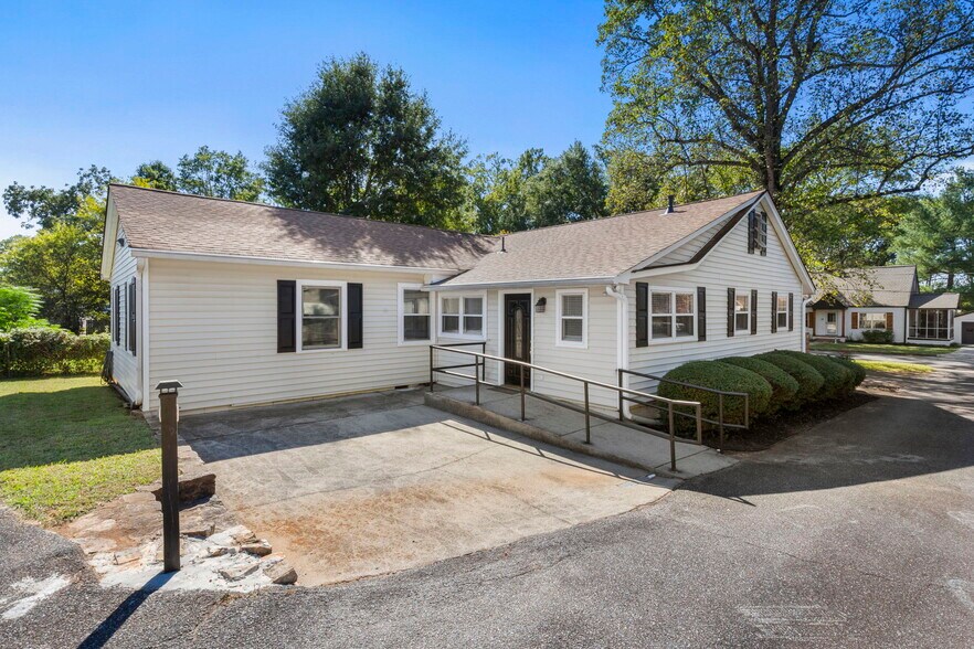 More Photos Of 120 Maybelle St, Cartersville Office For Sale