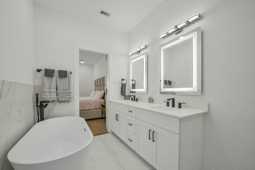 More Photos Of 316 Thornton Rd, Houston Apartments For Sale