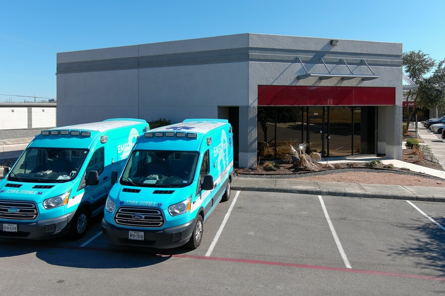 More Photos Of 8666 Huebner Rd, San Antonio Research And Development For Lease