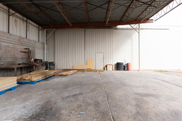 More Photos Of 3920 Classen Blvd, Norman Industrial For Lease