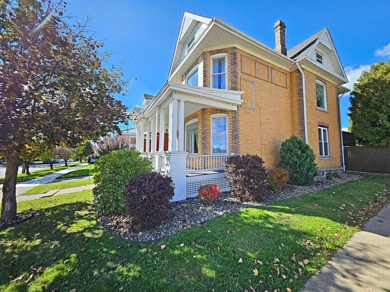 More Photos Of 116 Center St, Saint Marys Office Residential For Sale