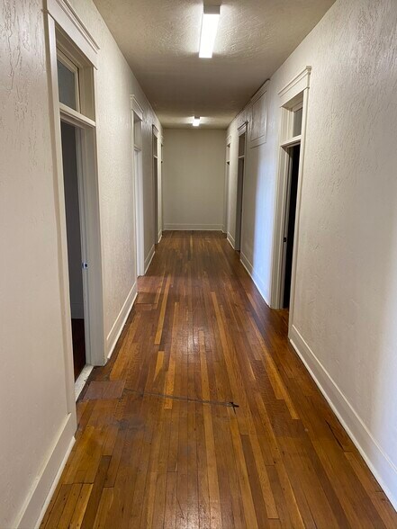 More Photos Of 125-129 N Main St, Porterville Storefront Retail Office For Lease