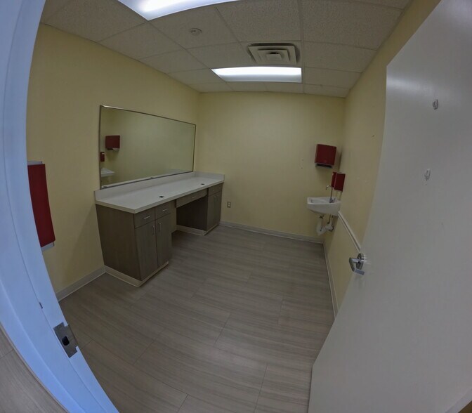 More Photos Of 11870 Cranston Dr, Arlington Office For Lease