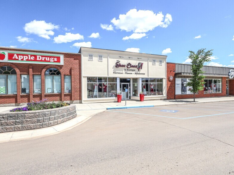 More Photos Of 4817 50 Street, Stettler Storefront Retail Office For Sale