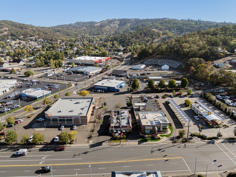 More Photos Of 1347 NE Stephens St, Roseburg Restaurant For Sale