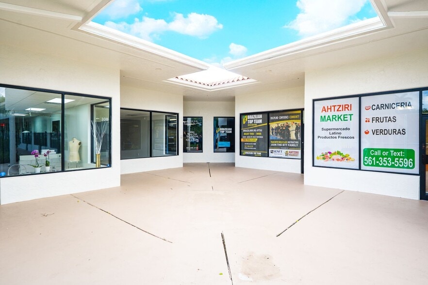 More Photos Of 450 NE 20th St, Boca Raton General Retail For Lease