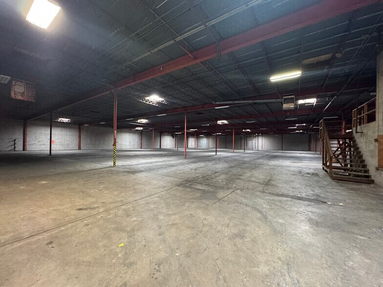 More Photos Of 2000 E Roosevelt Rd, Little Rock Showroom For Lease