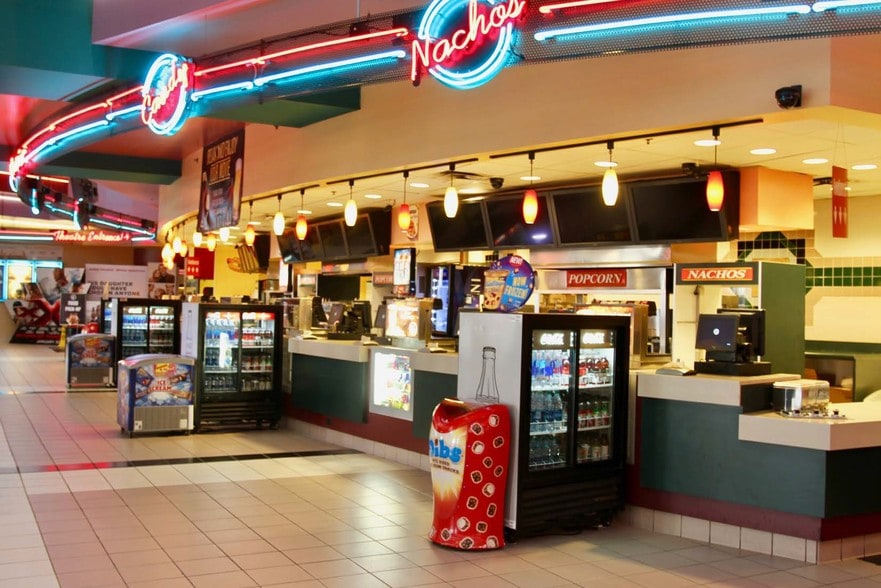 More Photos Of 300 Parkway Dr, Lincolnshire Movie Theatre For Lease