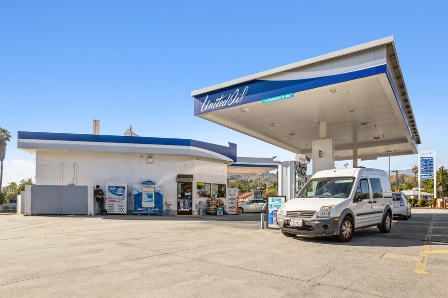 More Photos Of 1118 N Glendale Ave, Glendale Service Station For Sale