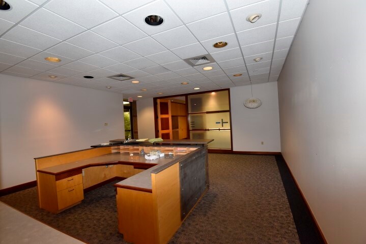 More Photos Of 2834 Northgate Dr, Iowa City Office For Lease