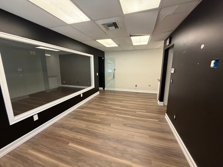 More Photos Of 6401 E Rogers Cir, Boca Raton Light Distribution For Lease