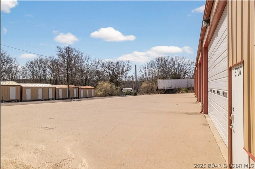 More Photos Of 3737 Antioch Lane, Osage Beach Warehouse For Lease