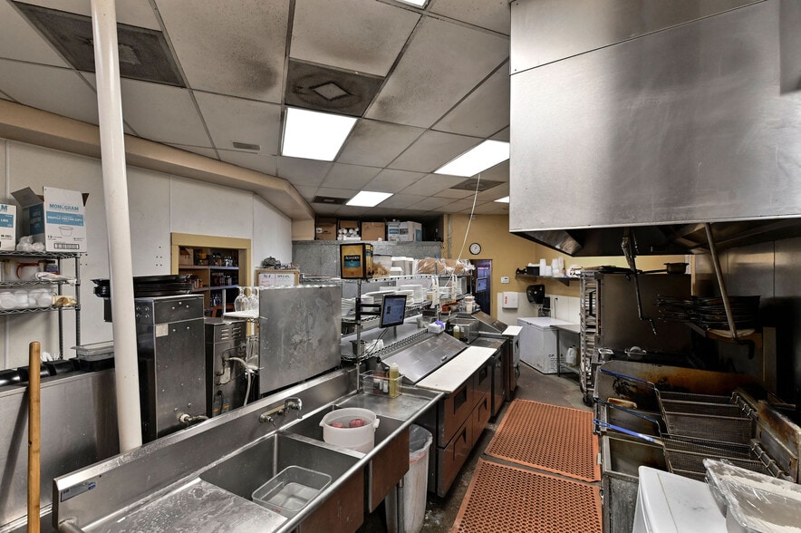 More Photos Of 191 Main St, Murphys General Retail For Sale