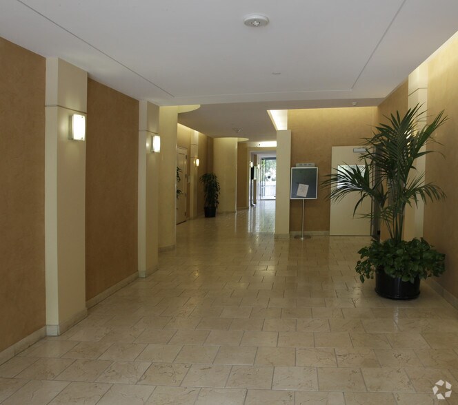 More Photos Of 3800 Barham Blvd, Los Angeles Coworking Space