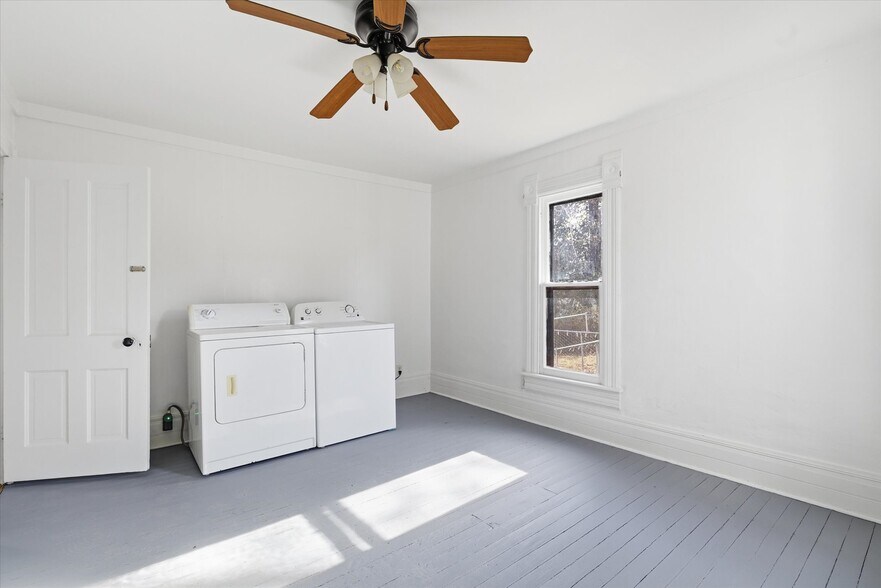 More Photos Of 722 N Maple Ave, Mountain Grove Office For Sale