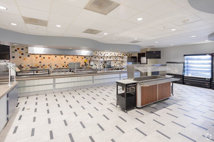 More Photos Of Hospitality Ln @ Tippecanoe, San Bernardino Unknown For Lease