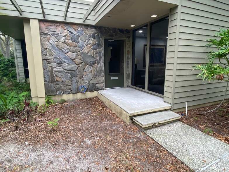 More Photos Of 1952 Bayshore Blvd, Dunedin Medical For Lease