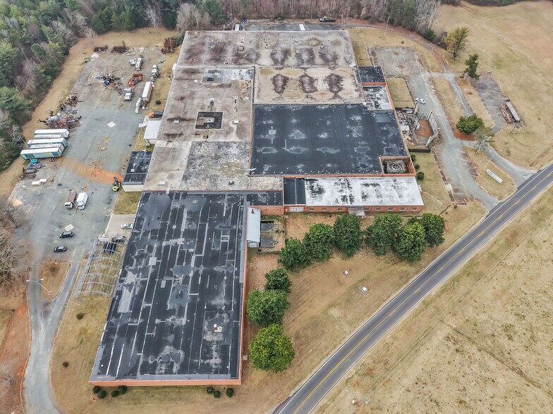 Primary Photo Of 1000 E Butler Ave, Liberty Manufacturing For Sale