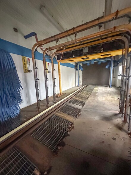 More Photos Of 4180 Sunset Blvd, Steubenville Carwash For Sale