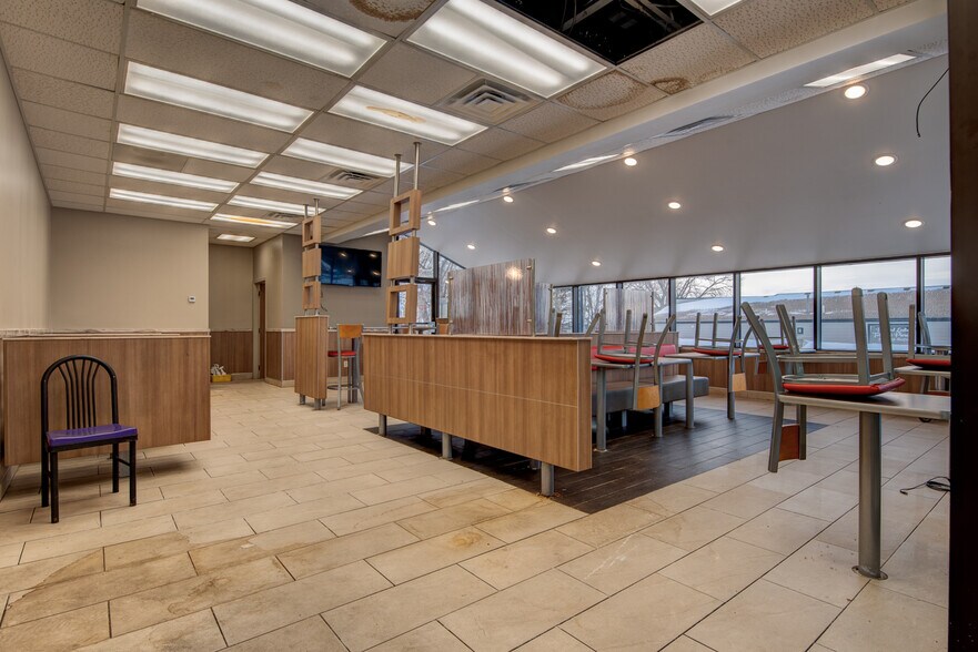 More Photos Of 2209 Circle Dr W, Spirit Lake Fast Food For Lease