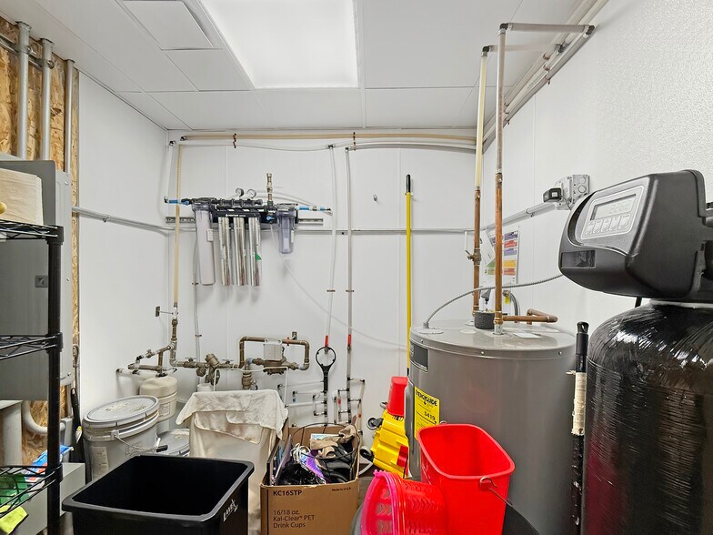 More Photos Of 910 E 2nd Ave, Indianola Restaurant For Sale