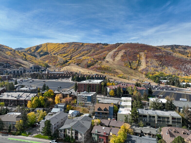 More Photos Of 1469 Woodside Ave, Park City Lodge Meeting Hall For Sale