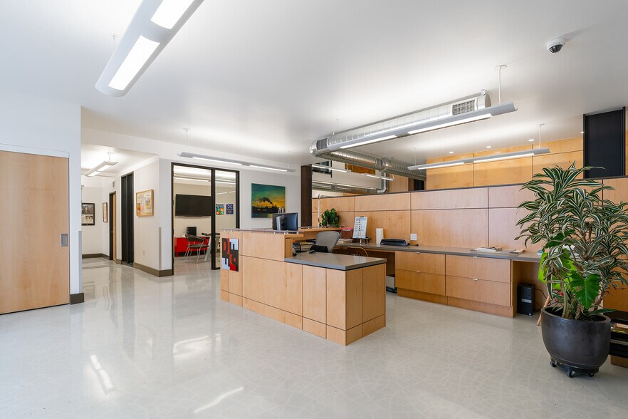 More Photos Of 15-17 Brush Pl, San Francisco Flex For Lease