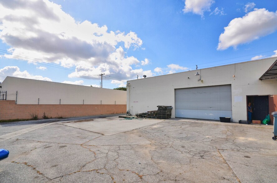More Photos Of 9323 Rush St, South El Monte Manufacturing For Sale