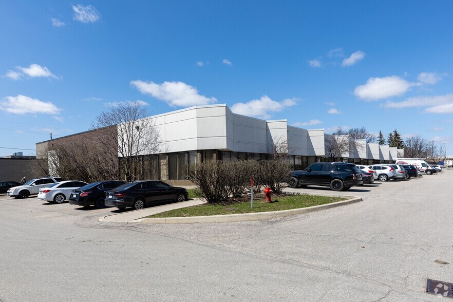 Primary Photo Of 2798 Thamesgate Dr, Mississauga Warehouse For Lease