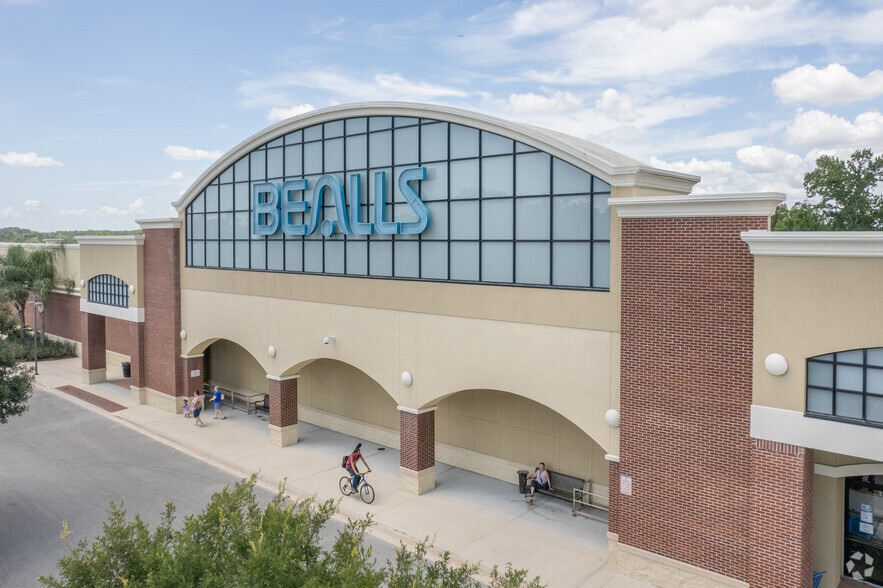 More Photos Of 510 Blanding Blvd, Orange Park General Retail For Lease