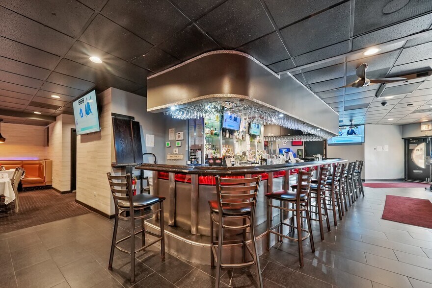 More Photos Of 5772 S Archer Ave, Chicago General Retail For Sale