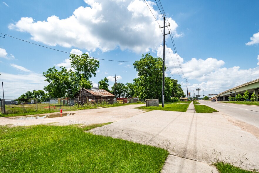 More Photos Of 14214 Eastex Fwy, Humble Land For Sale