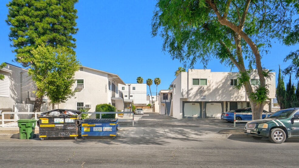 More Photos Of 14525 Albers St, Sherman Oaks Apartments For Sale