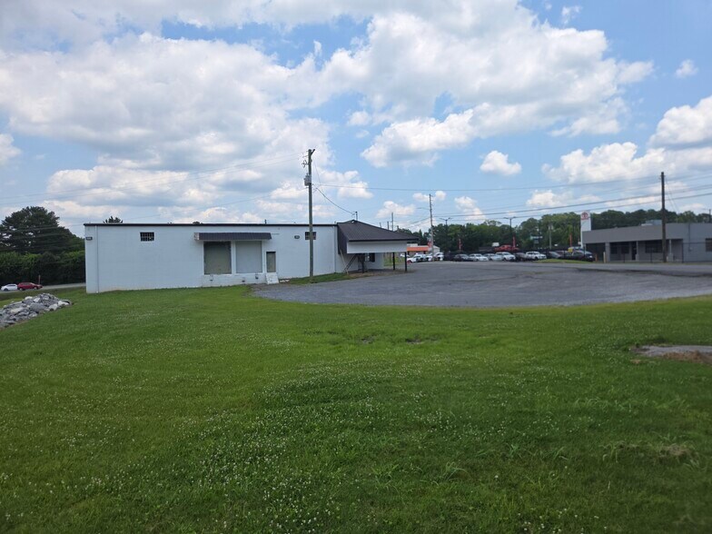More Photos Of 604 Sheridan Ave, Dalton Warehouse For Sale