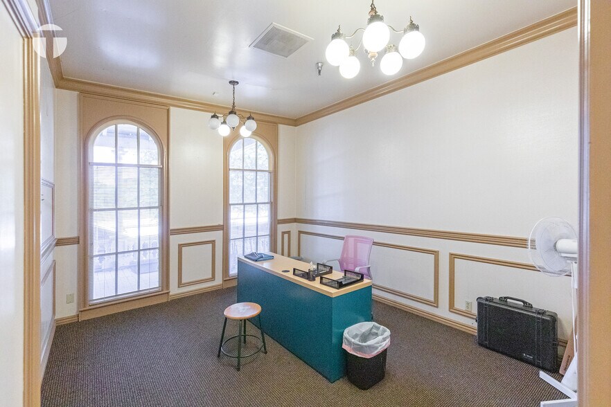 More Photos Of 1017 Front St, Sacramento Storefront Retail Office For Sale