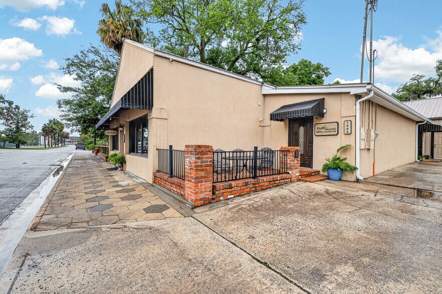 More Photos Of 1607 Norwich St, Brunswick Flex For Sale